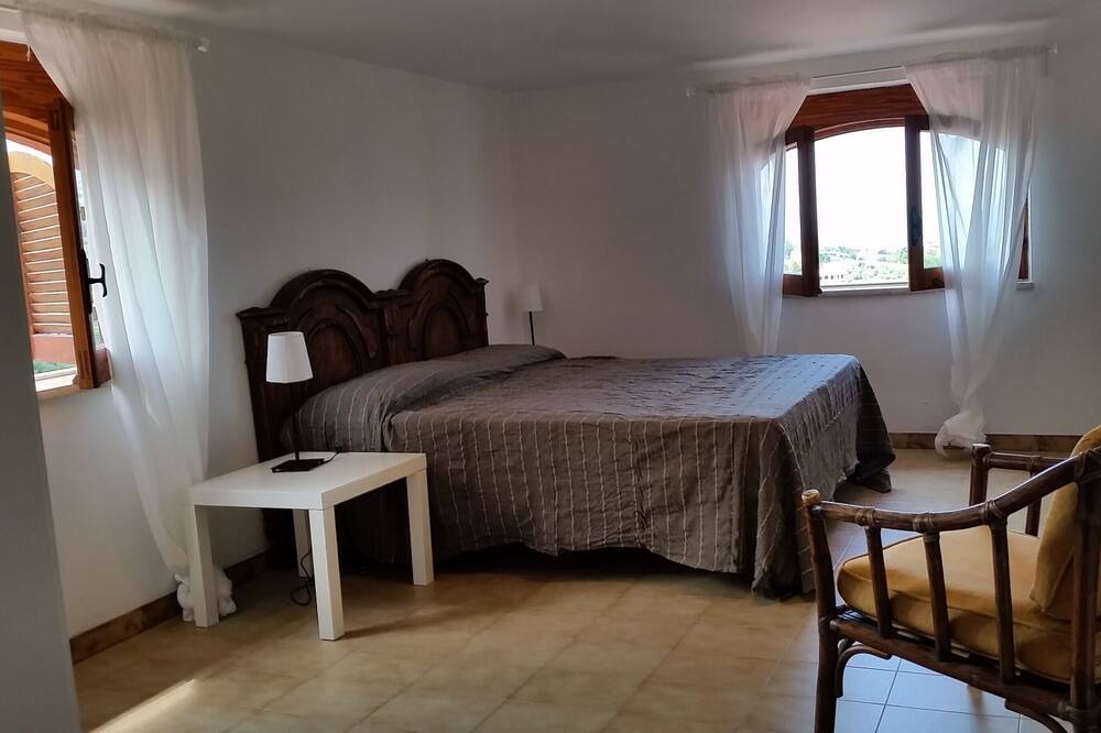 Photo of Bedroom in Fuscaldo