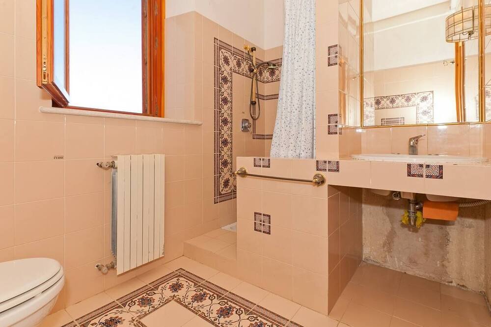 Photo of Bathroom in Valderice