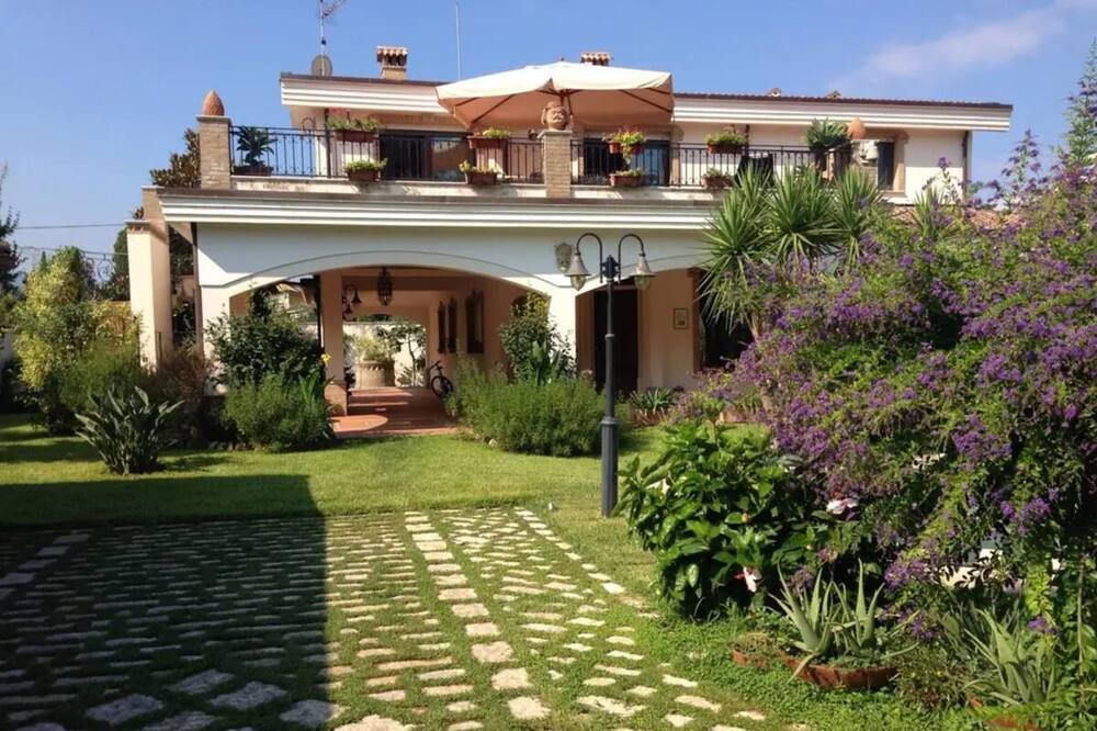Photo of Outdoor in Palmi
