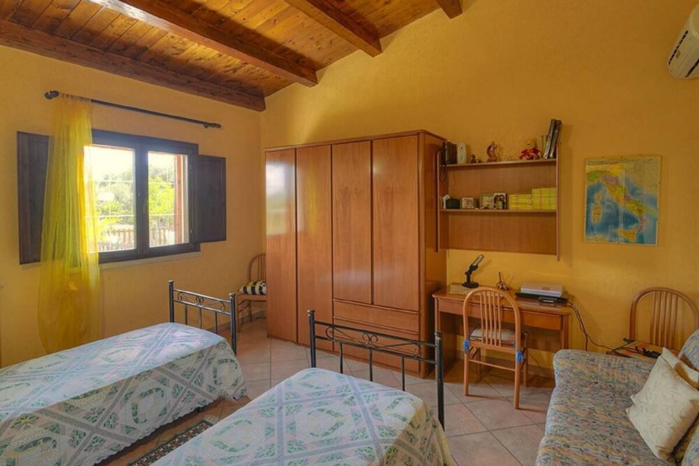 Photo of Bedroom in Solarino