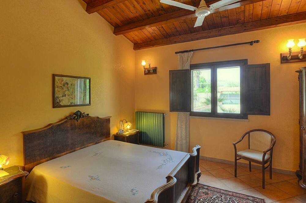 Photo of Bedroom in Solarino