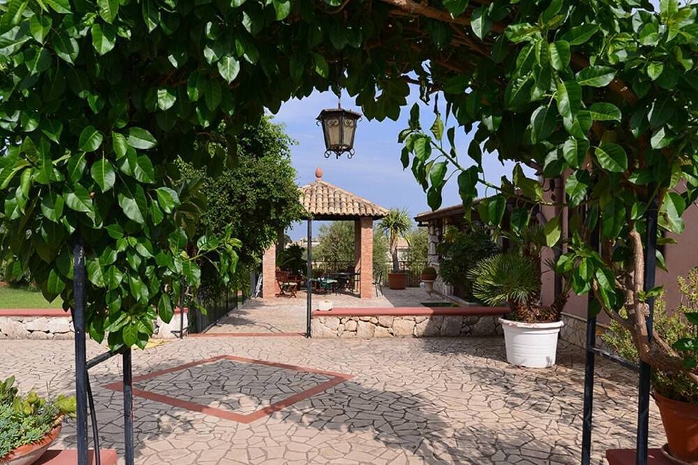 Photo of Outdoor in Solarino