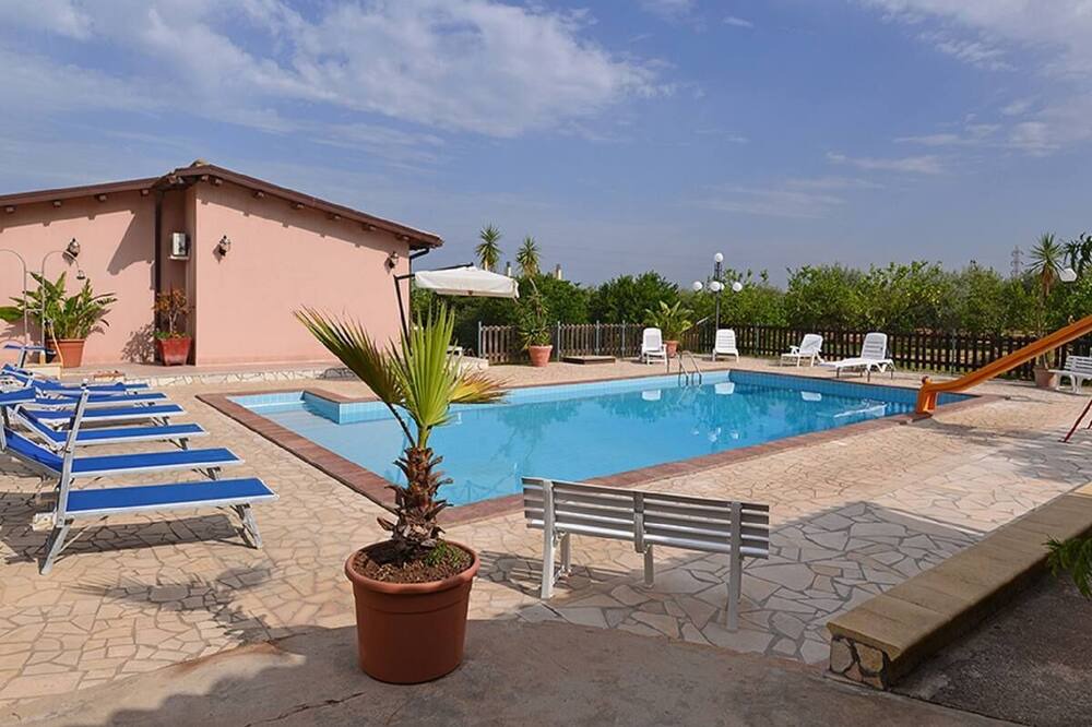 Photo of Outdoor in Solarino
