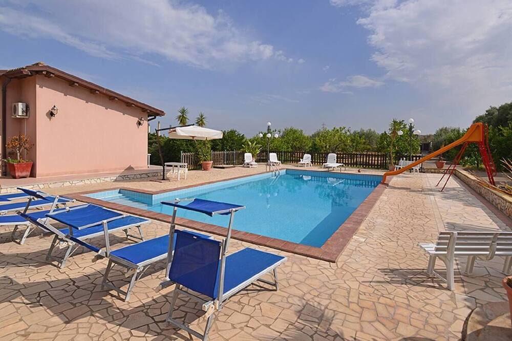 Photo of Outdoor in Solarino