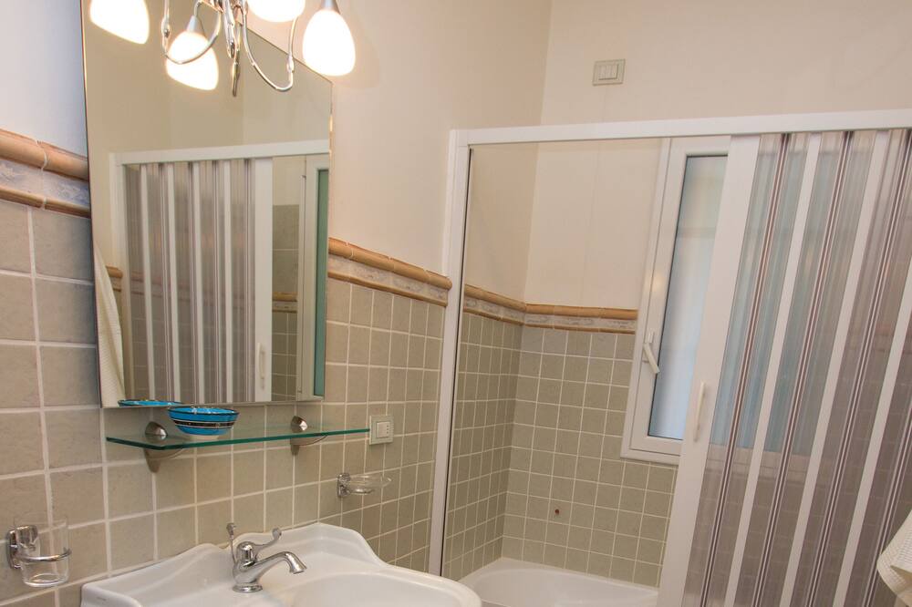Photo of Bathroom in Salinella