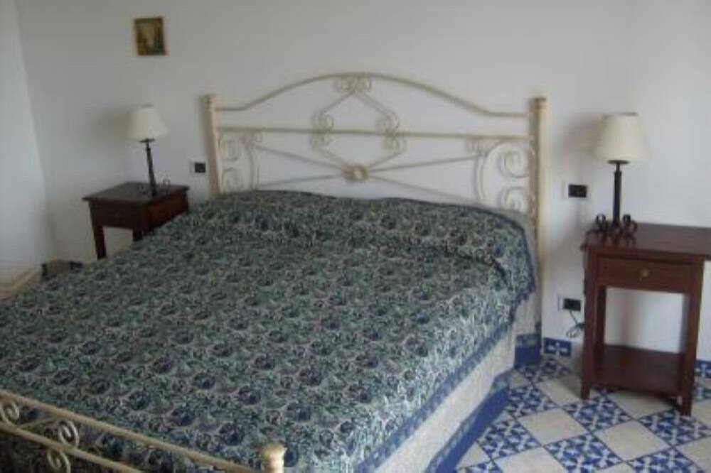 Photo of Bedroom in Lingua