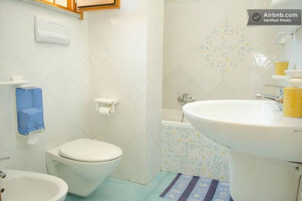 Photo of Bathroom in Scilla