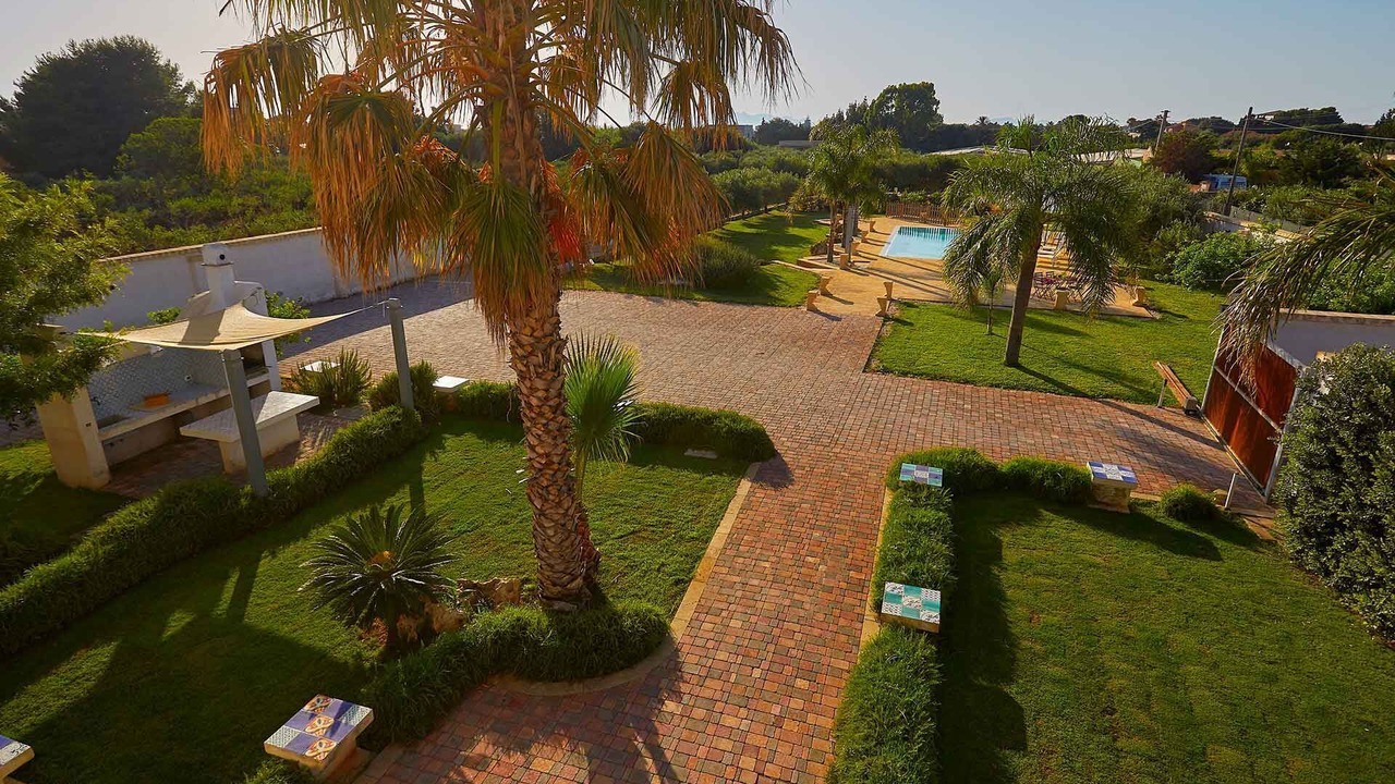 Photo of Outdoor in Arini