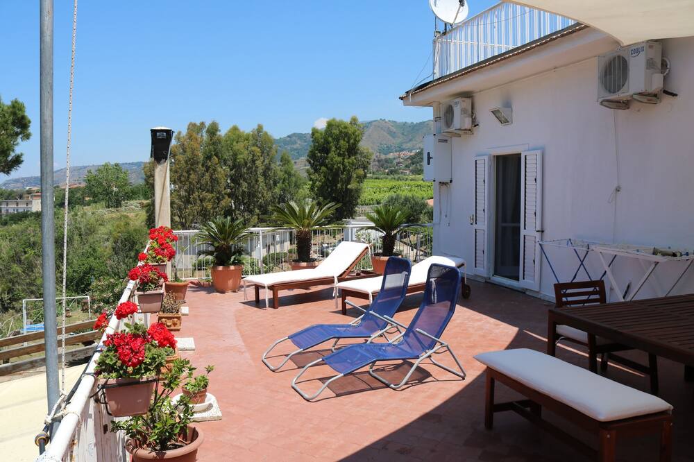 Photo of Patio Balcony in Belvedere Marittimo