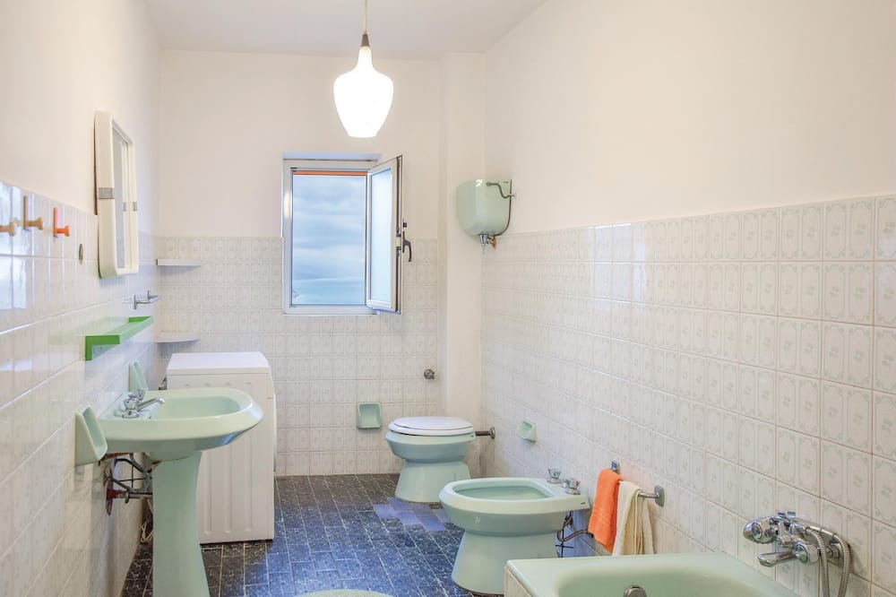 Photo of Bathroom in Cetraro