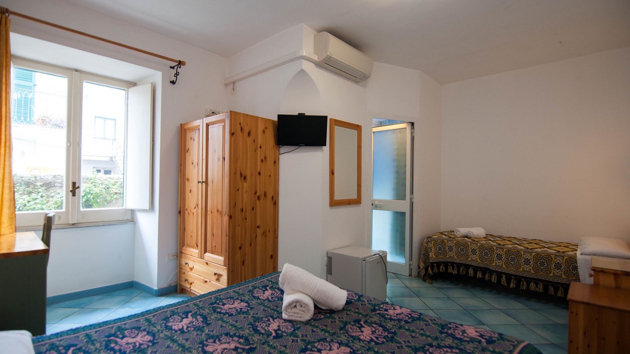 Photo of Bedroom in Ischia Porto