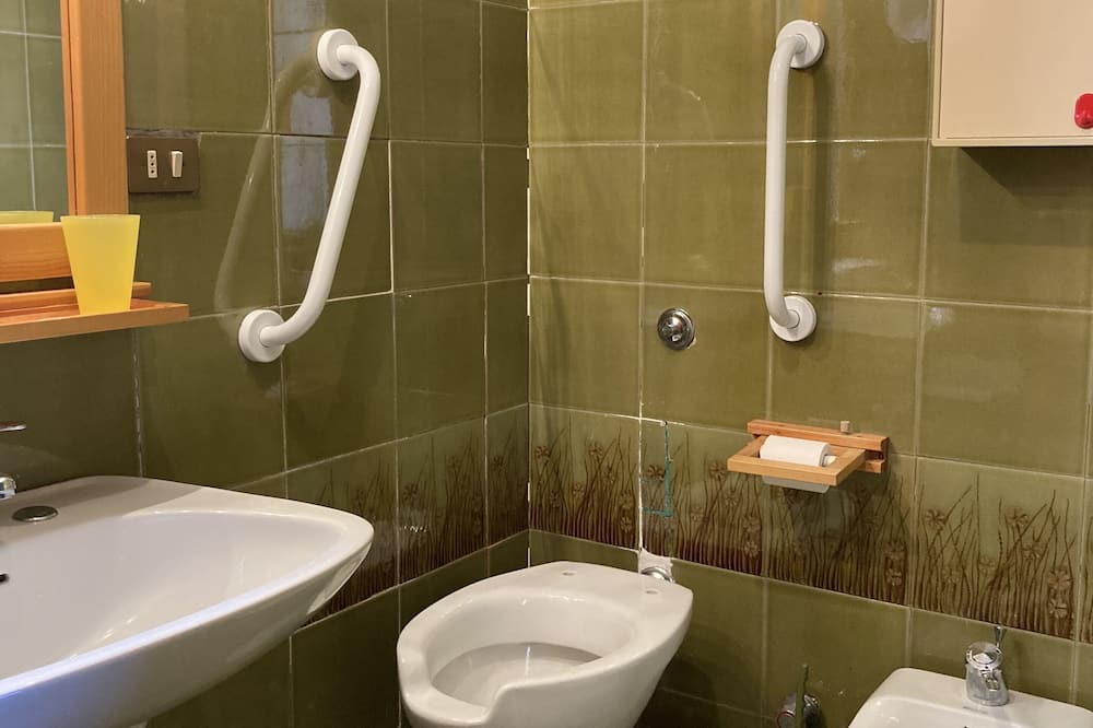Photo of Bathroom in Scalea