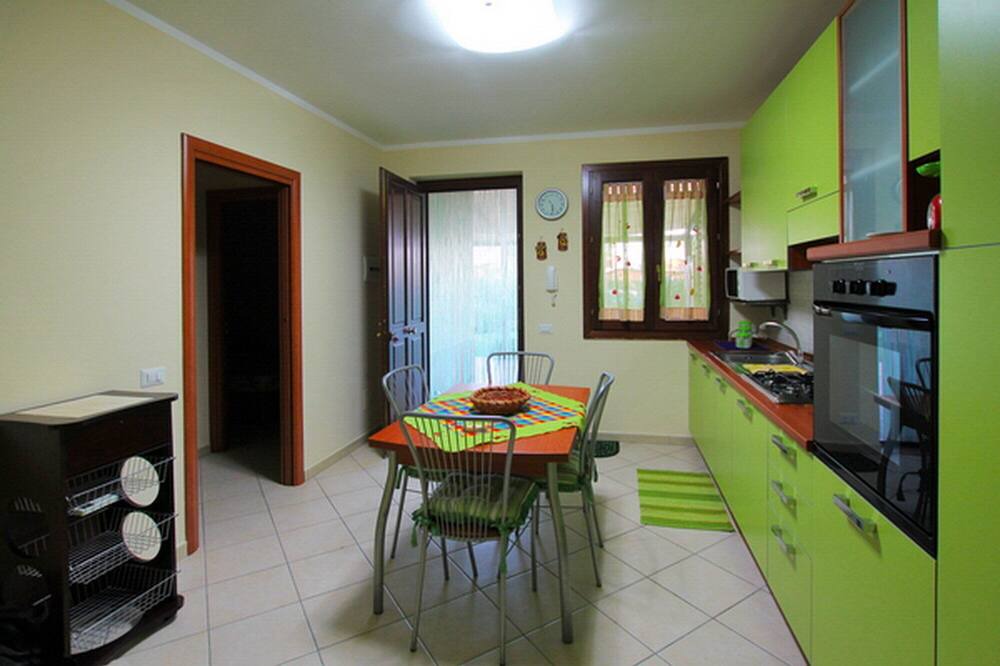 Photo of Kitchen in Campofelice di Roccella