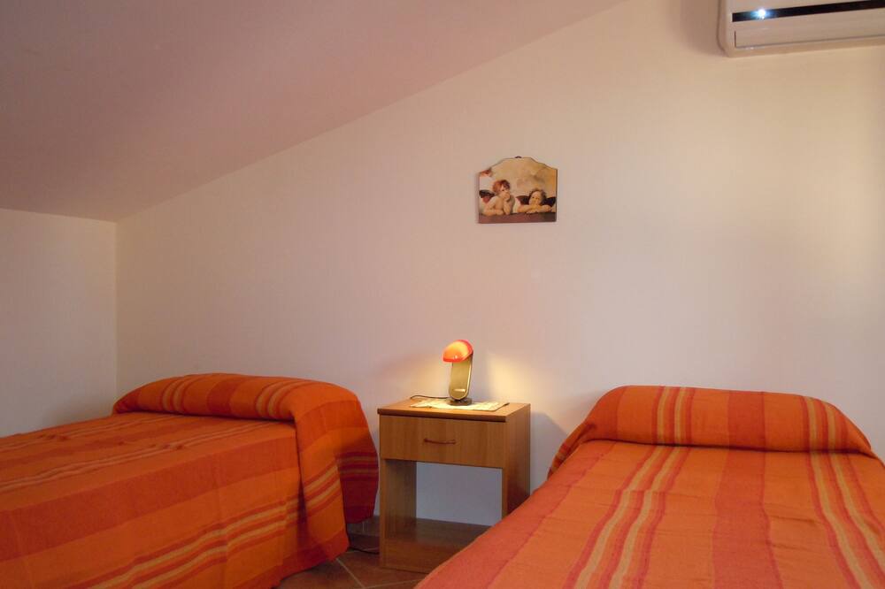 Photo of Bedroom in Campofelice di Roccella