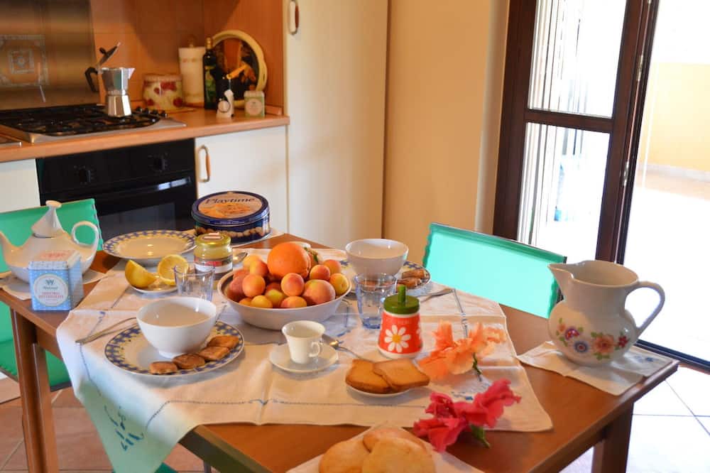 Photo of Kitchen in Campofelice di Roccella