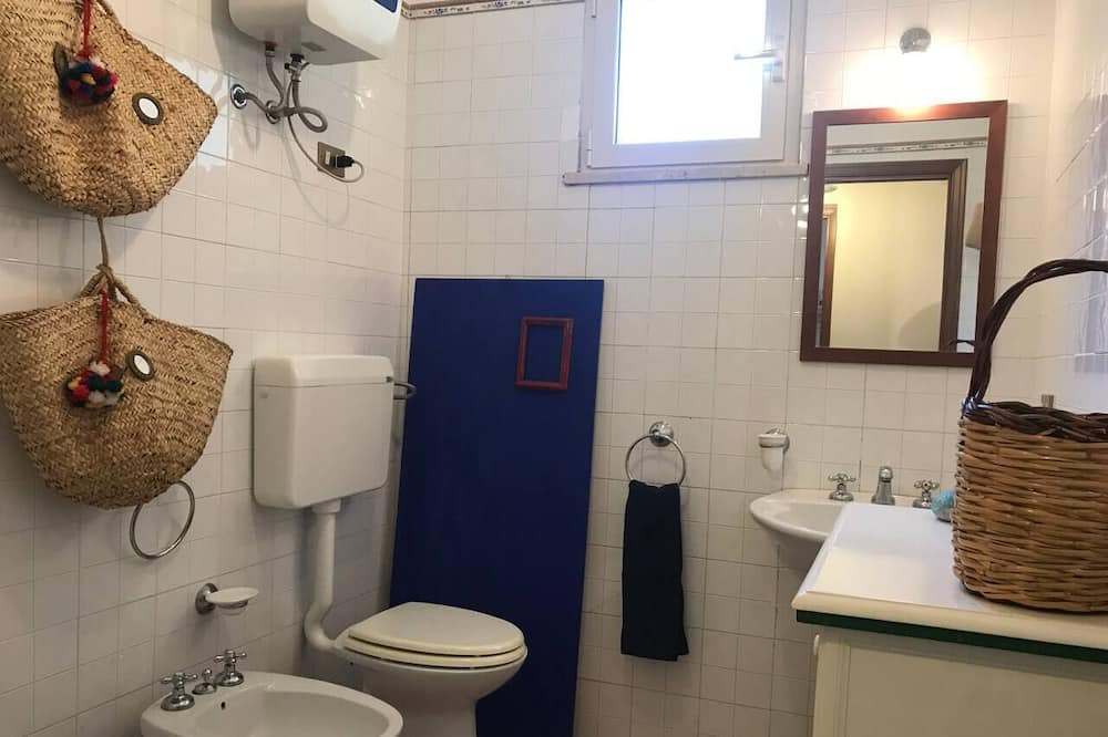 Photo of Bathroom in Castelluzzo