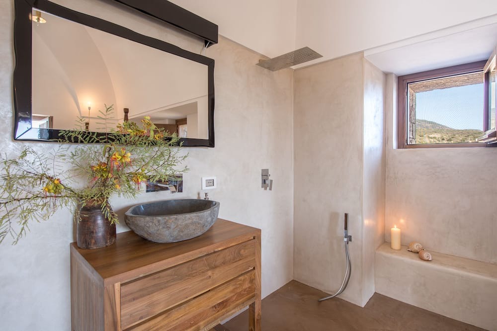 Photo of Bathroom in Pantelleria