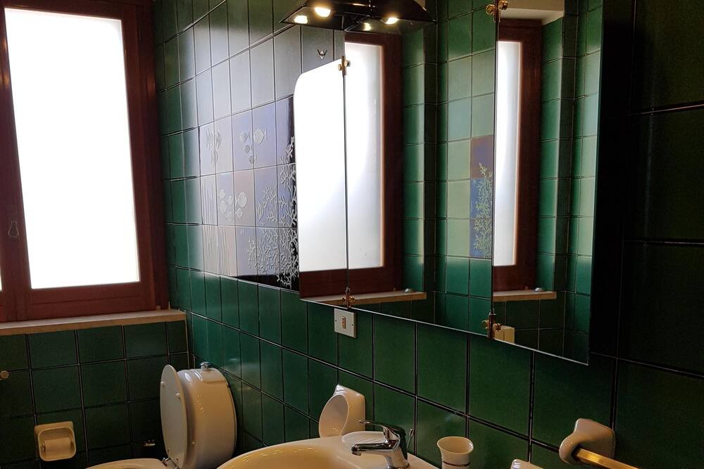 Photo of Bathroom in Cannizzaro
