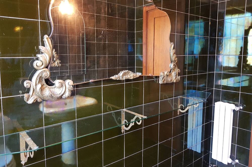 Photo of Bathroom in Cannizzaro