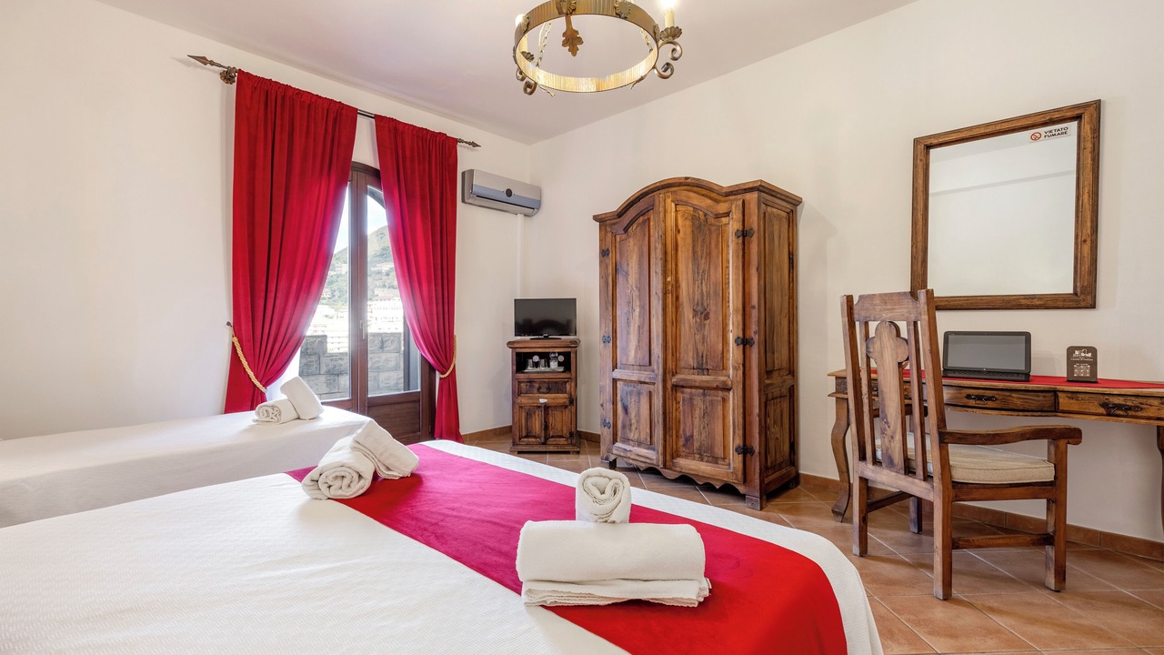 Photo of Bedroom in Montelepre