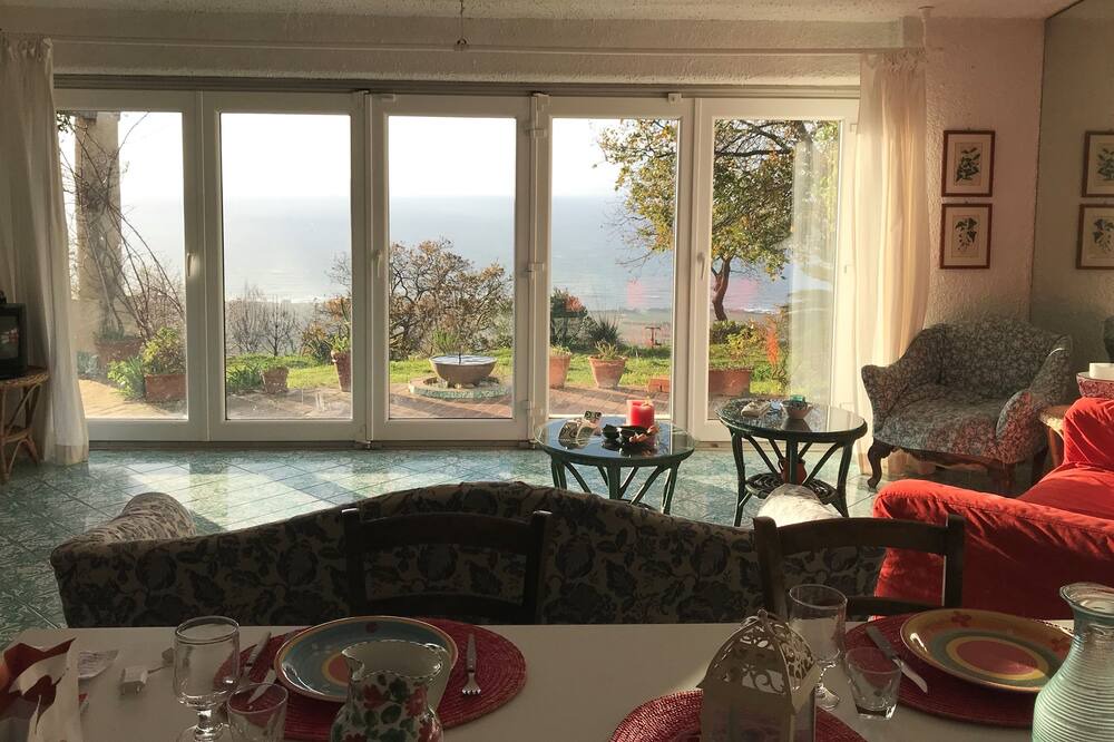 Photo of Livingroom in Ricadi