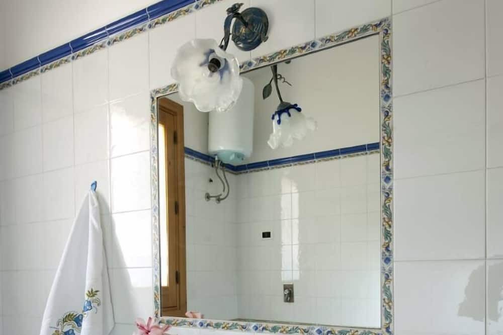 Photo of Bathroom in Castelluzzo