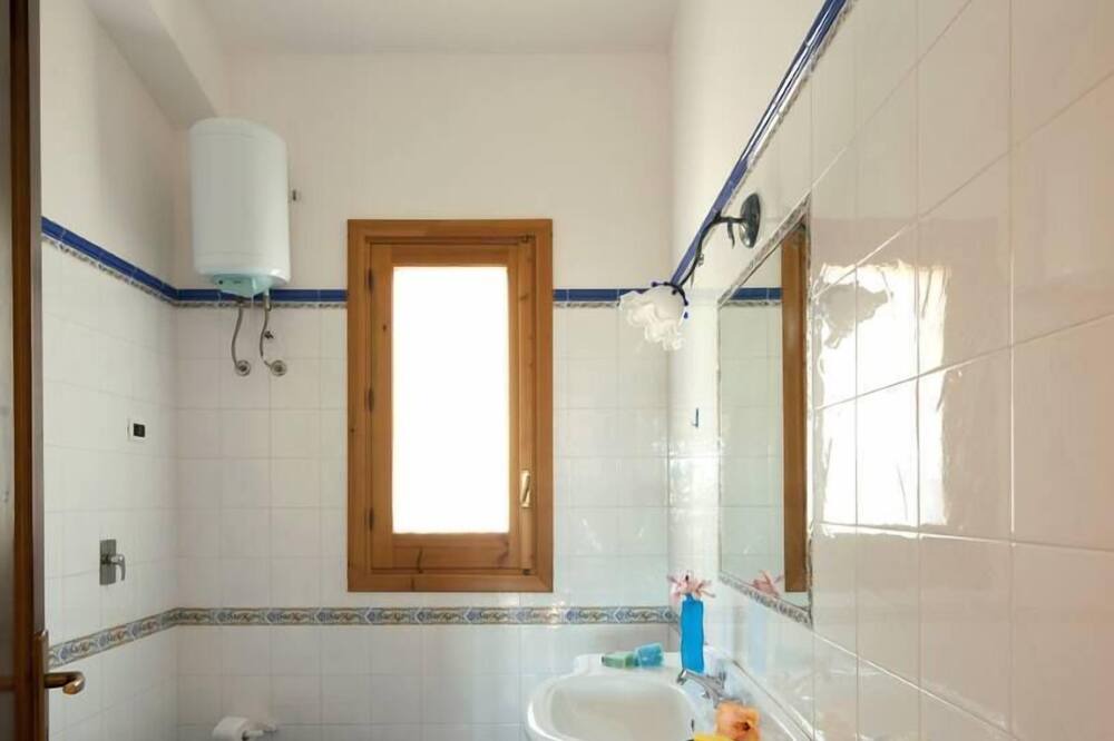 Photo of Bathroom in Castelluzzo