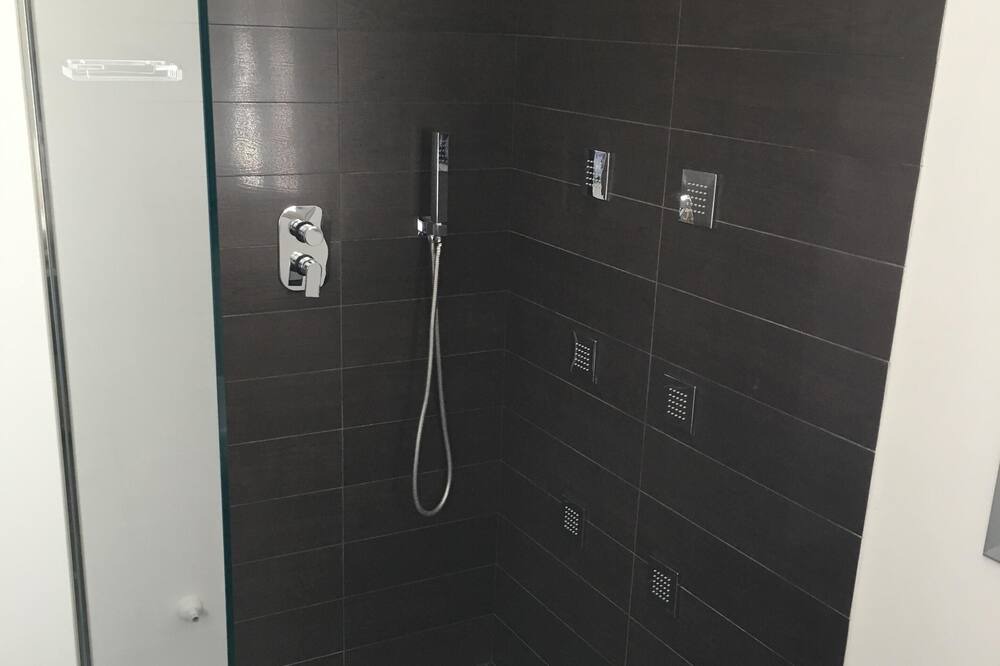 Photo of Bathroom in Avola