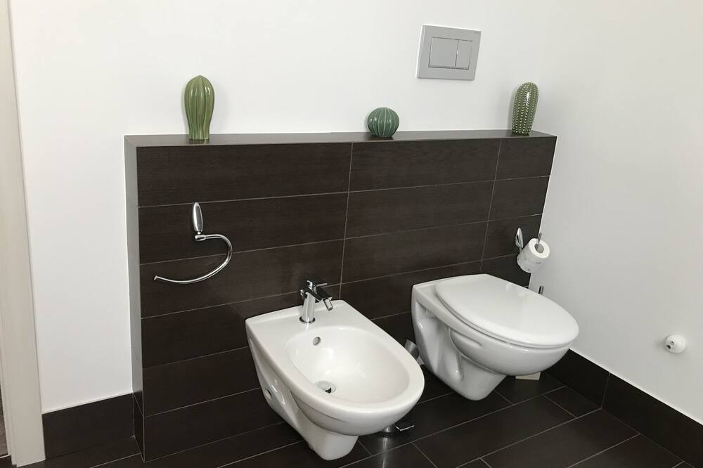 Photo of Bathroom in Avola