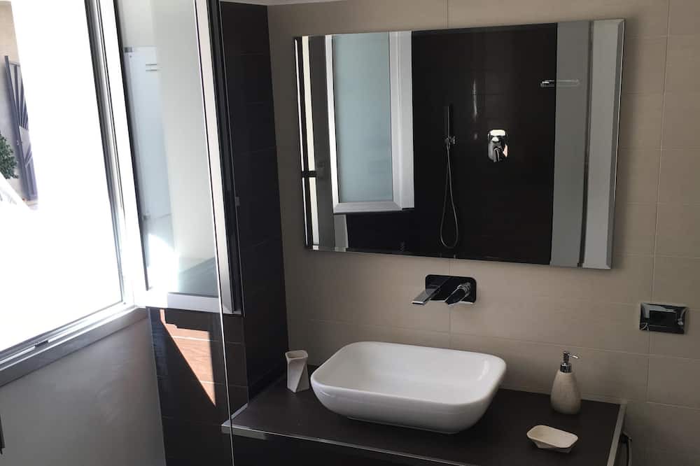 Photo of Bathroom in Avola