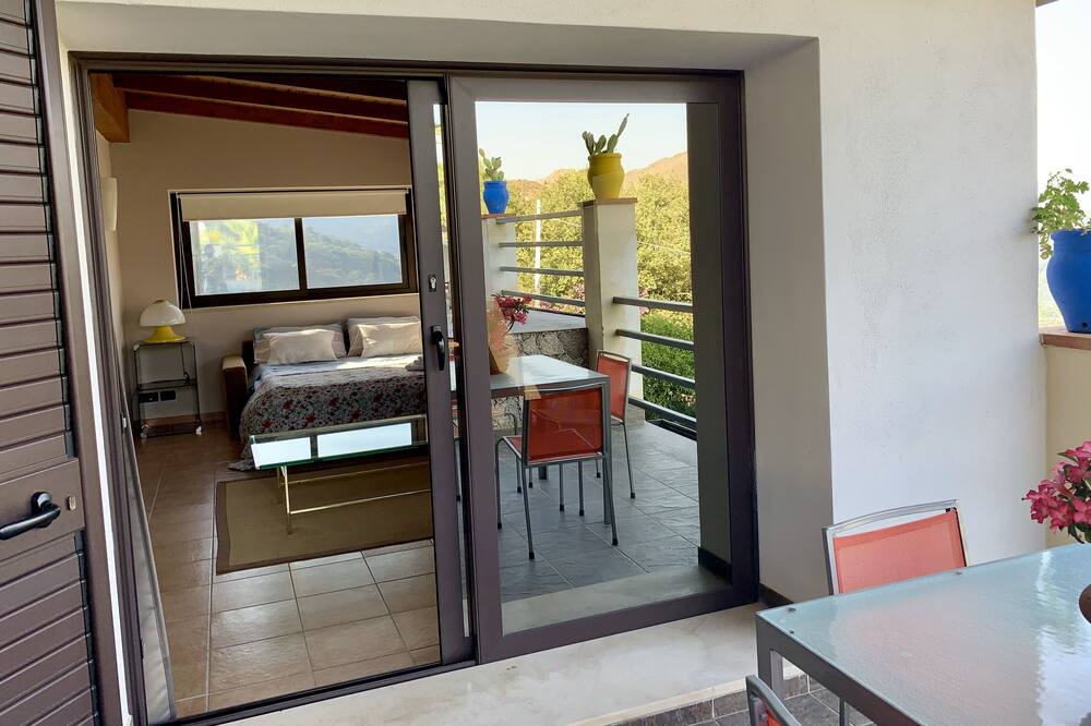 Photo of Patio Balcony in Mitogio