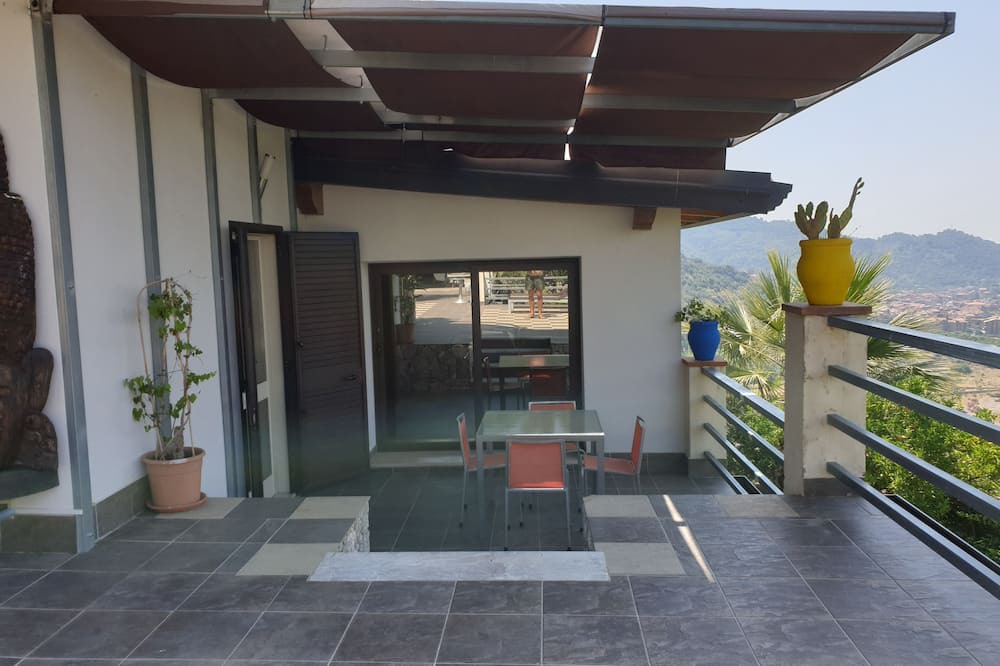 Photo of Patio Balcony in Mitogio