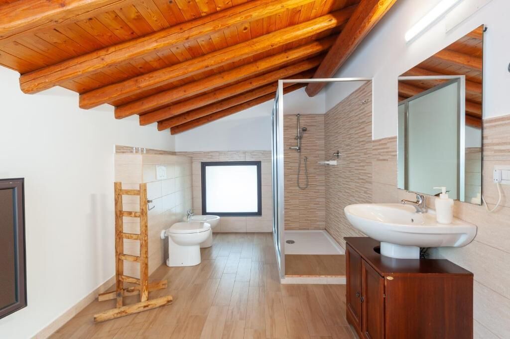 Photo of Bathroom in Archi