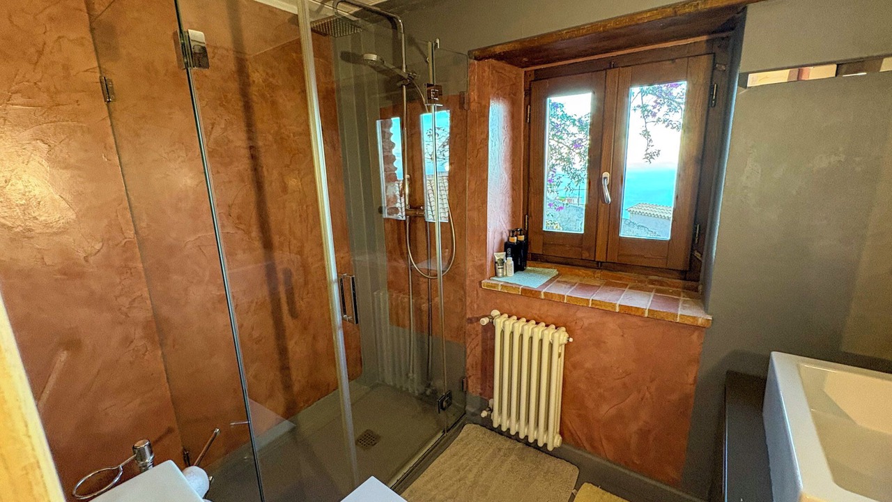 Photo of Bathroom in San Marco d'Alunzio