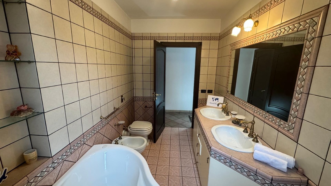 Photo of Bathroom in Marsala