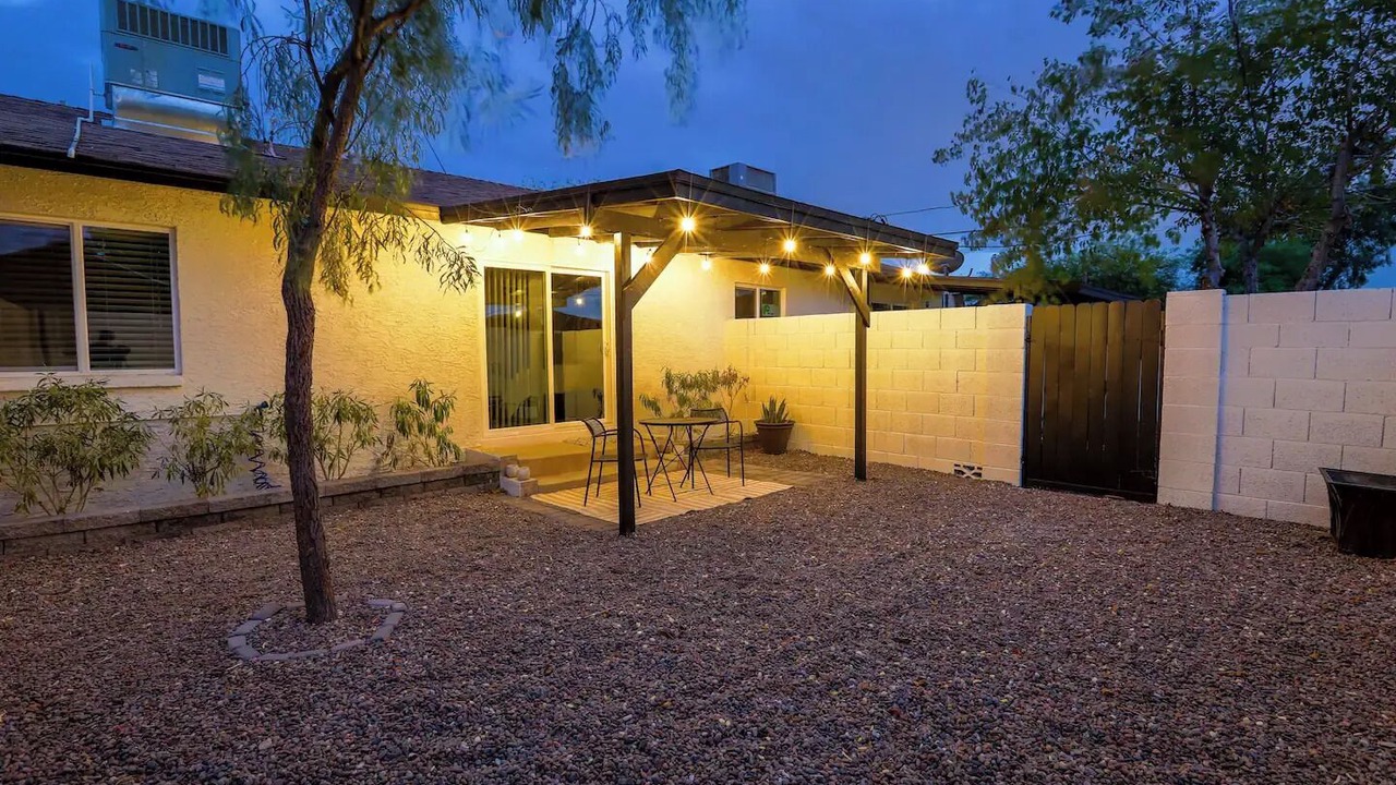 Photo of Outdoor in Paradise Valley Village