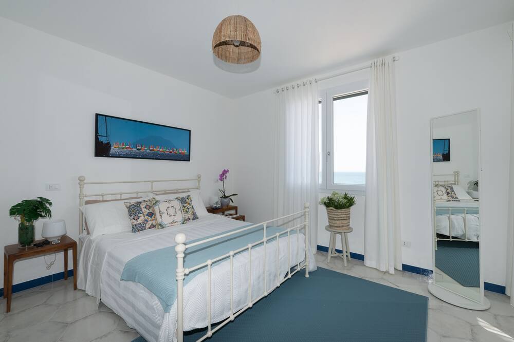 Photo of Bedroom in Porticello