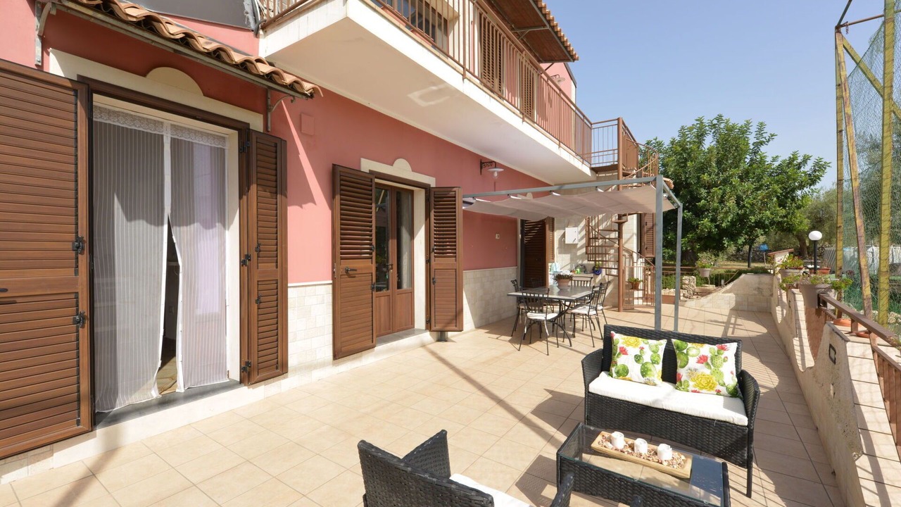 Photo of Outdoor in Solarino
