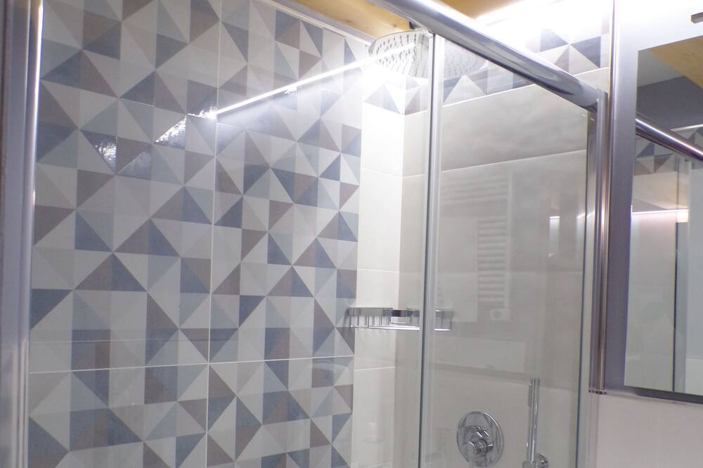 Photo of Bathroom in Mistretta