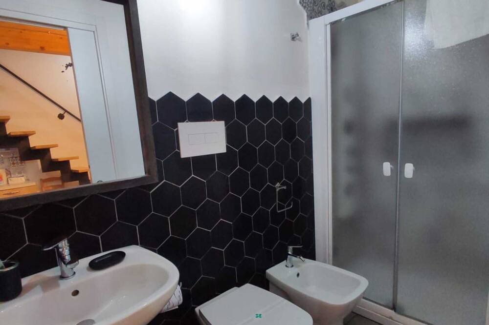 Photo of Bathroom in Belvedere Marittimo