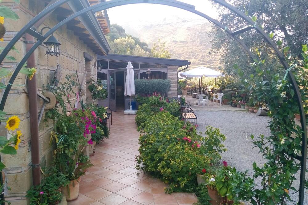 Photo of Outdoor in Reitano