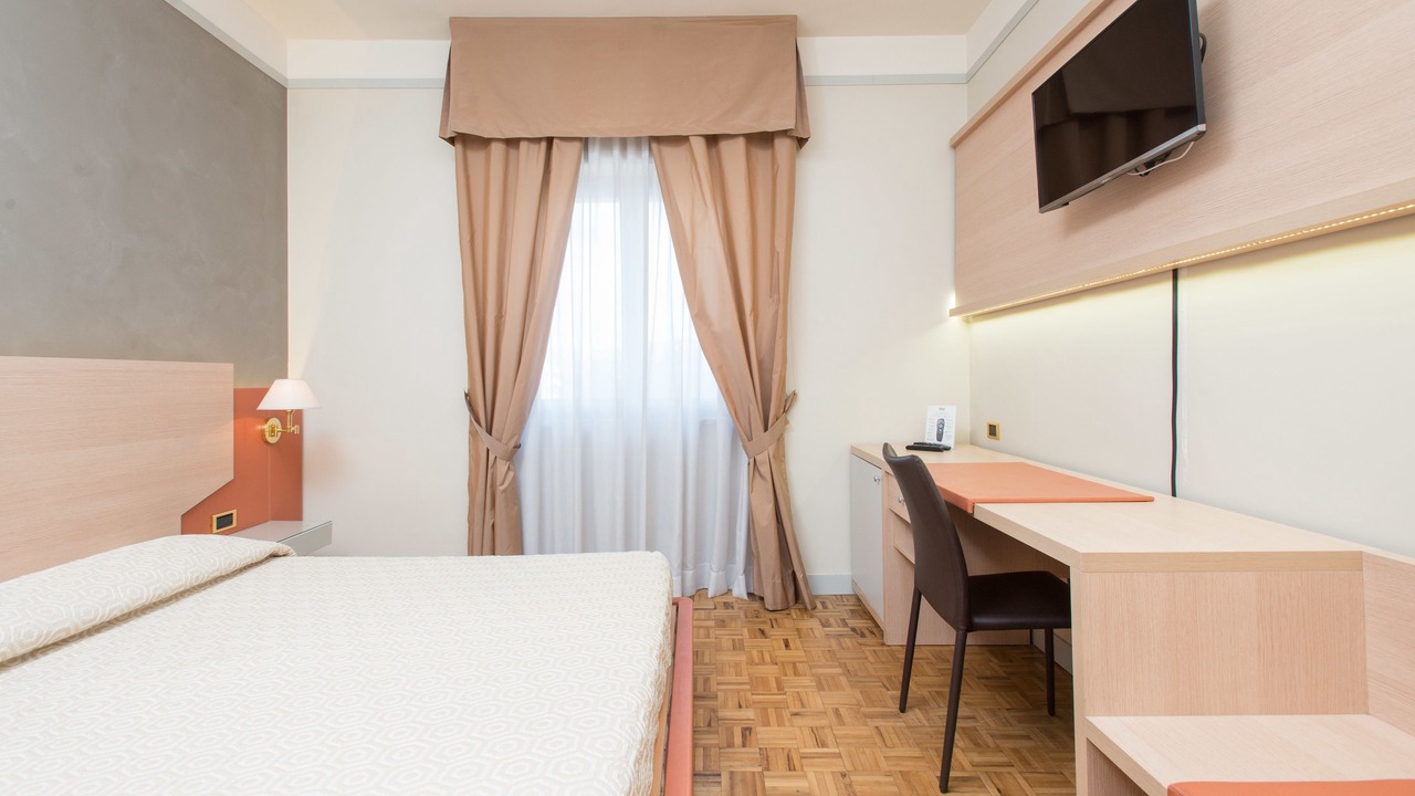 Photo of Bedroom in Roges
