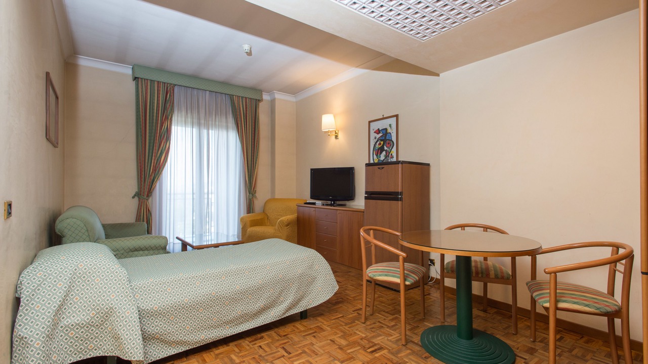 Photo of Bedroom in Roges