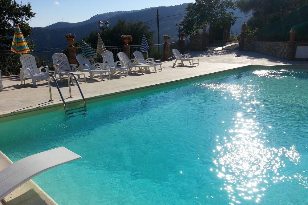 Photo of Outdoor in Reitano