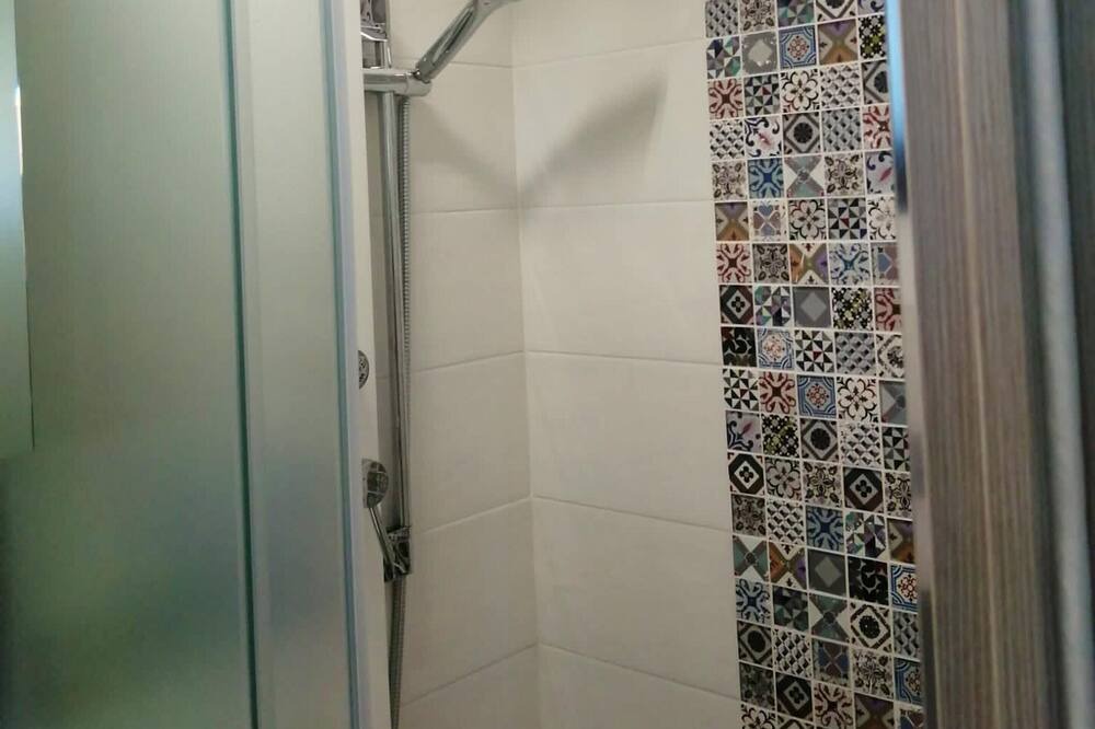 Photo of Bathroom in Vulcano Porto