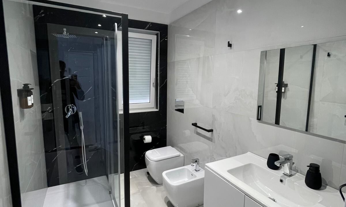 Photo of Bathroom in Gela
