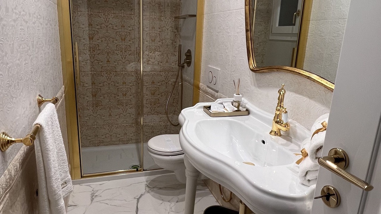 Photo of Bathroom in Francavilla Fontana Historic Centre