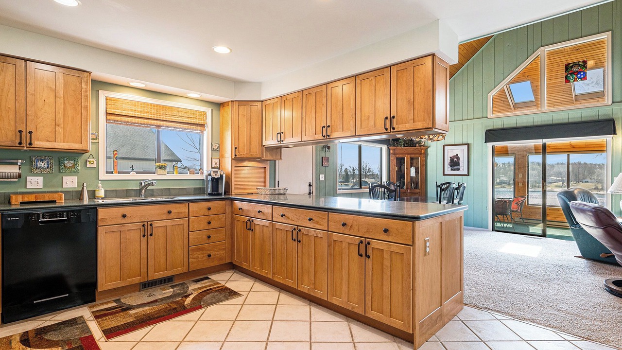 Photo of Kitchen in Canadian Lakes