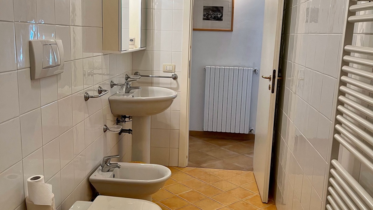 Photo of Bathroom in Noto Historic Centre