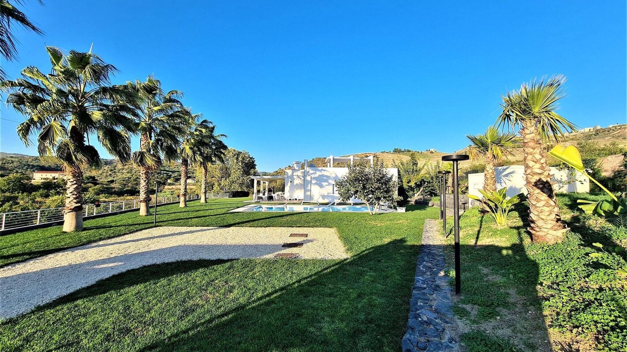 Photo of Outdoor in Leonforte